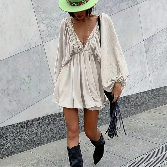 Dresses & Skirts - Solid Color V-Neck Lantern Sleeve Dress